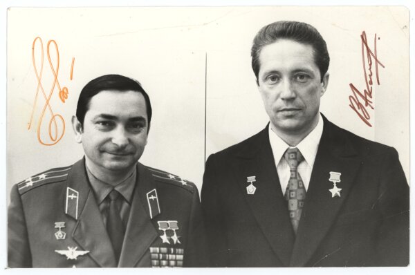 sowj. Kosmonauten Walentina Tereschkowa u.a. | Konvolut Autographen | Fotografie | 1960er Jahre